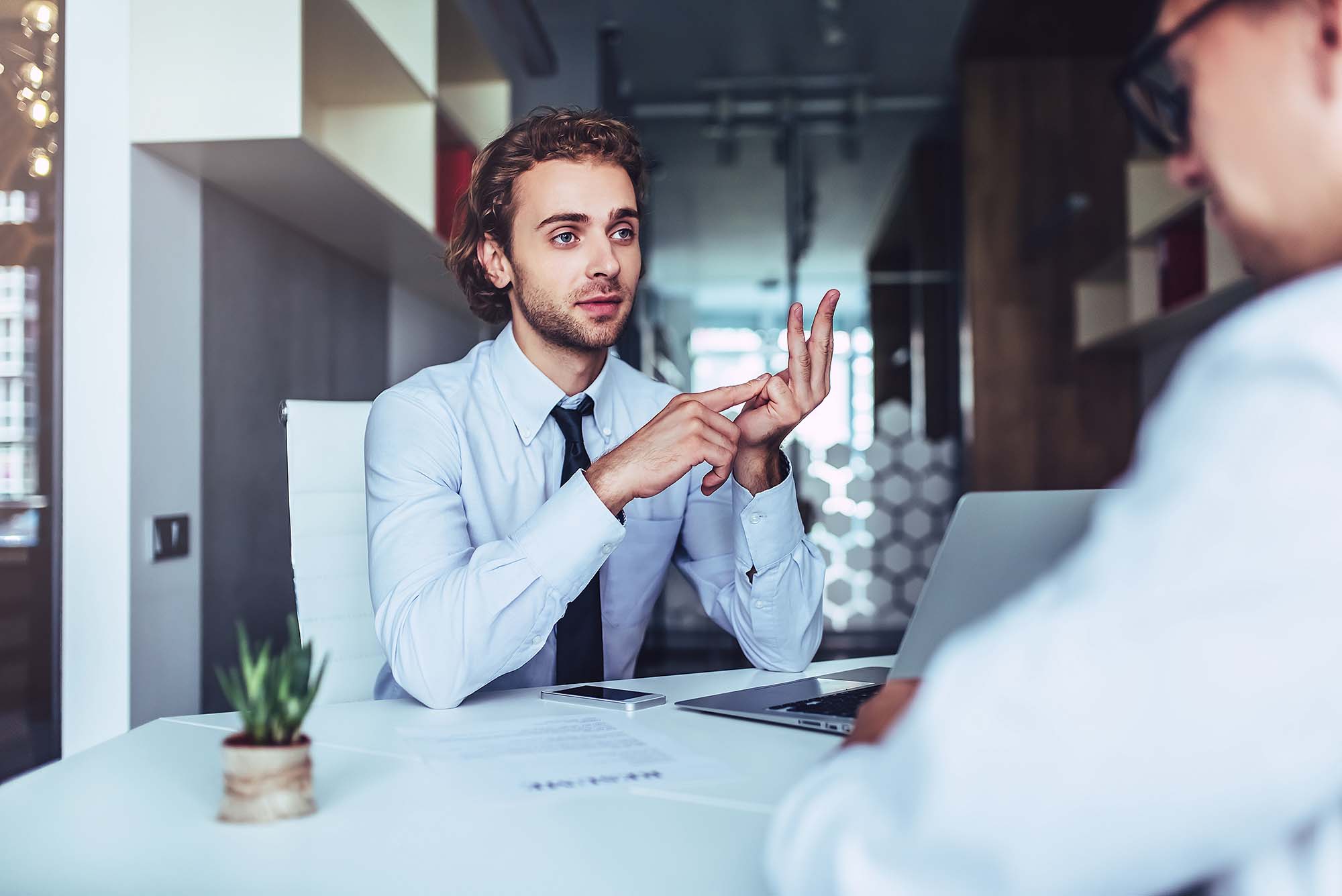 Canididate talking to HR Manager during interview